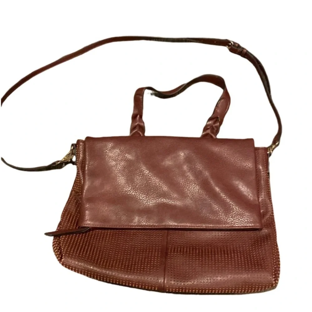 Market and Spruce shoulder purse. Brown. Multiple pockets.